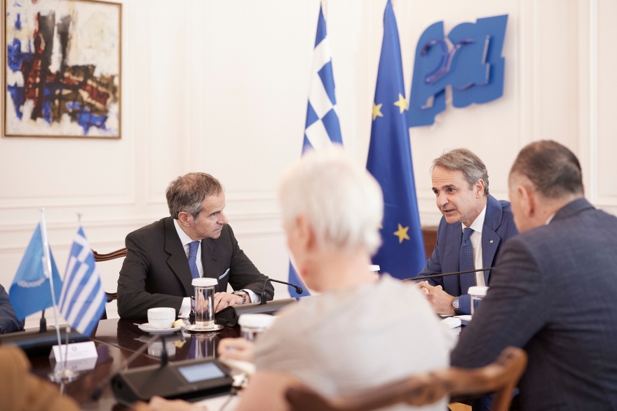Συνάντηση Μητσοτάκη με τον Γενικό Διευθυντή του Διεθνούς Οργανισμού Ατομικής Ενέργειας, τι συζήτησαν