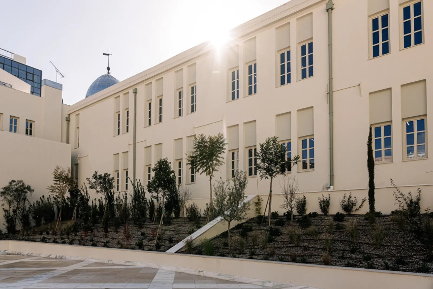 Η Στοά Αρσακείου παραδίδεται ξανά στο κοινό και φιλοδοξεί να αλλάξει το κέντρο της Αθήνας, δείτε εικόνες
