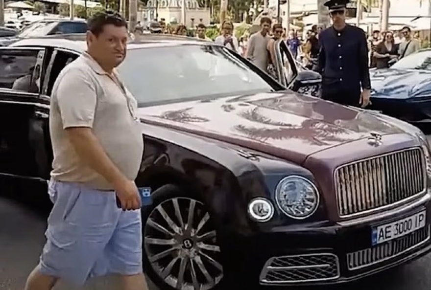 «Ήθελαν πάση θυσία να τον σκοτώσουν»: Τα σενάρια γύρω από την βομβιστική επίθεση κατά του Ουκρανού ολιγάρχη στο Μονακό
