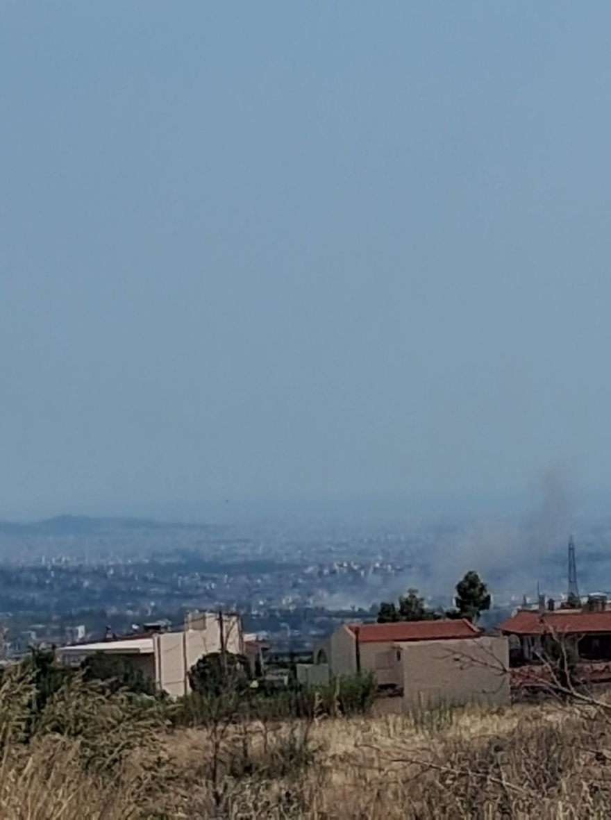 Φωτιά τώρα στις Αχαρνές, επιχειρούν και τρία εναέρια 