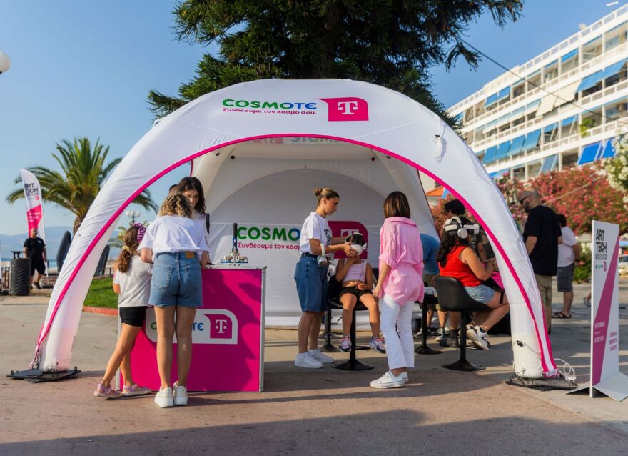cosmote_telekom_art_tech_-_the_roadshow_4
