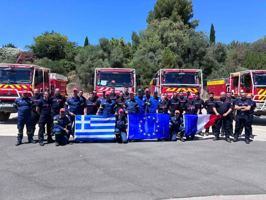 Σε δύο δασικές πυρκαγιές από την πρώτη κιόλας ημέρα επιχείρησαν οι Έλληνες πυροσβέστες στη Γαλλία
