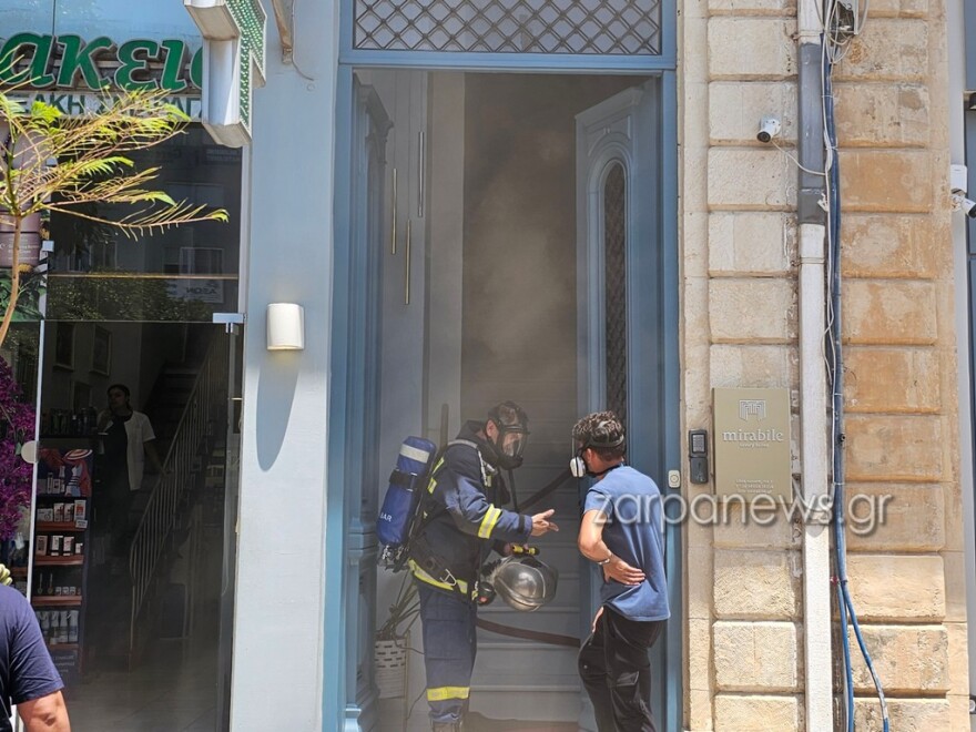 Συναγερμός στο κέντρο των Χανίων μετά από φωτιά σε τουριστικό κατάλυμα, δείτε εικόνες