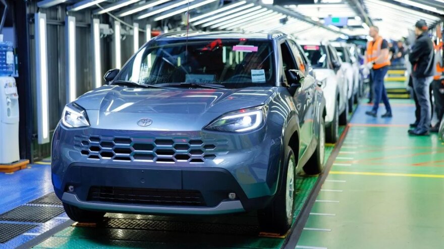 Στα άδυτα του εργοστασίου της Toyota στη Γαλλία
