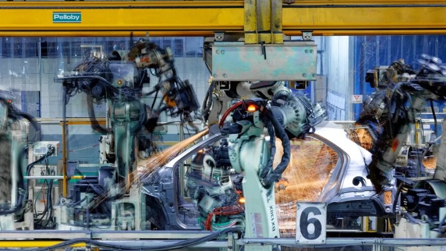 Στα άδυτα του εργοστασίου της Toyota στη Γαλλία
