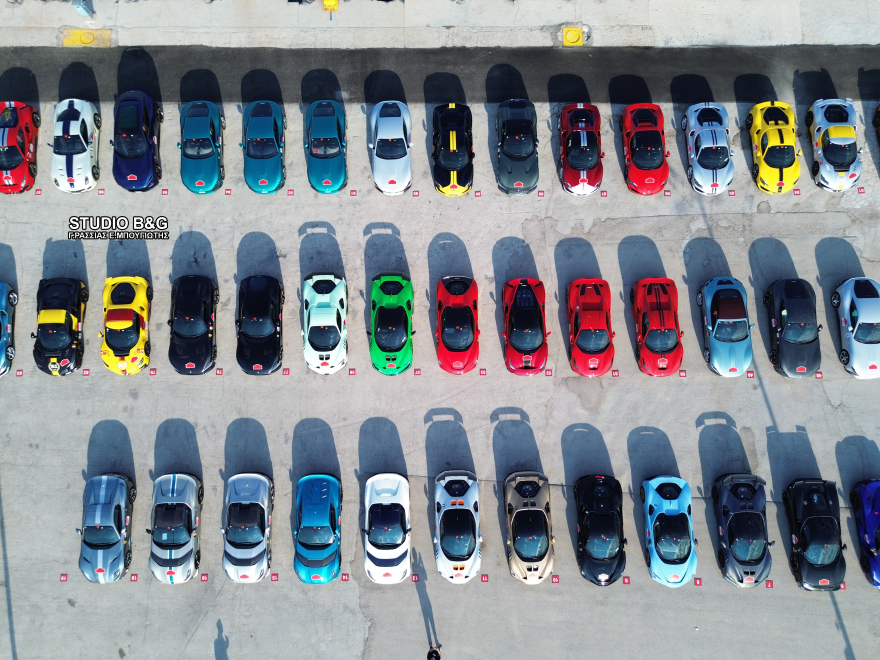 Πλημμύρισε με Ferrari το Ναύπλιο: 116 μοναδικά supercars μάγεψαν κατοίκους και επισκέπτες, δείτε εικόνες
