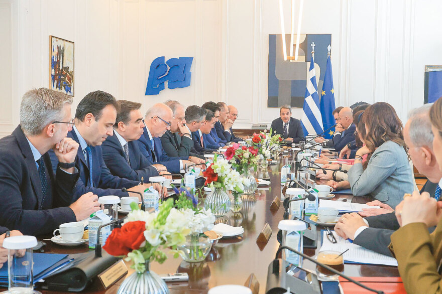 Όλο το σχέδιο: Στο Κτηματολόγιο οι άδειες οικοδομής, φεύγουν οι Πολεοδομίες από τους Δήμους