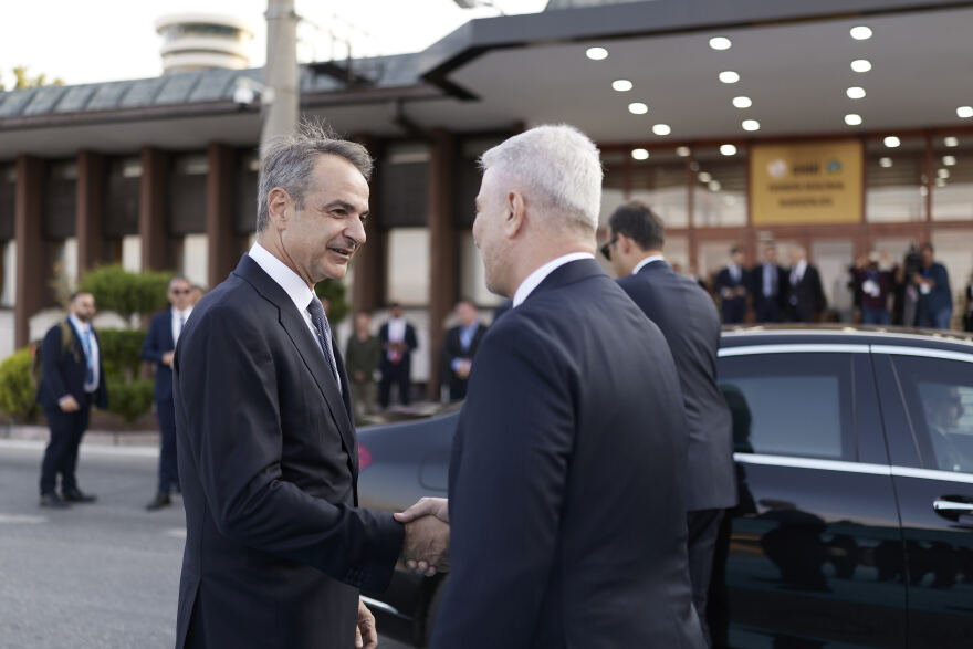 Αυτή την ώρα το δείπνο των ηγετών του NATO στην Άγκυρα, υποδέχθηκε τον Μητσοτάκη στο Λευκό Παλάτι ο Ερντογάν