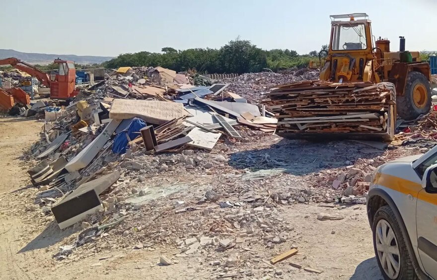 Παράνομη εταιρεία ανακύκλωσης λειτουργούσε στο Καλοχώρι της Θεσσαλονίκης, δείτε φωτογραφίες