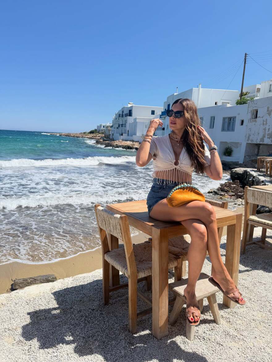 Η Σταματίνα Τσιμτσιλή απολαμβάνει τις διακοπές της: Μια γεύση από καλοκαιράκι, γράφει
