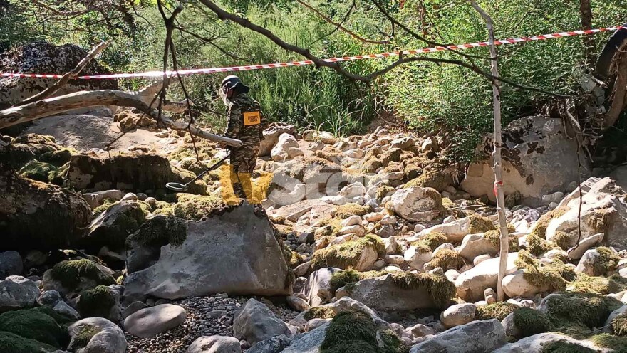 Εντοπίστηκε χειροβομβίδα βρετανικής προέλευσης στην Αμφίκλεια, την εξουδετέρωσαν πυροτεχνουργοί