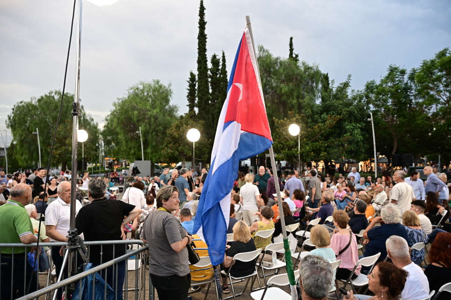 Τσίπρας: Θα στείλω λουλούδια στον Άδωνι, κάθε φορά που μας βρίζει, ανεβαίνουμε στις δημοσκοπήσεις, δείτε βίντεο - Η απάντηση Γεωργιάδη