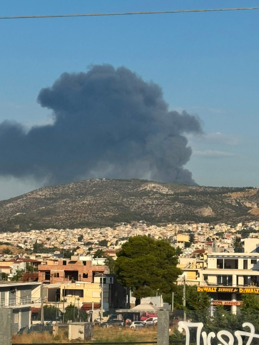 Μήνυμα από το 112 για την φωτιά σε επιχείρηση στον Ασπρόπυργο, δείτε εικόνες