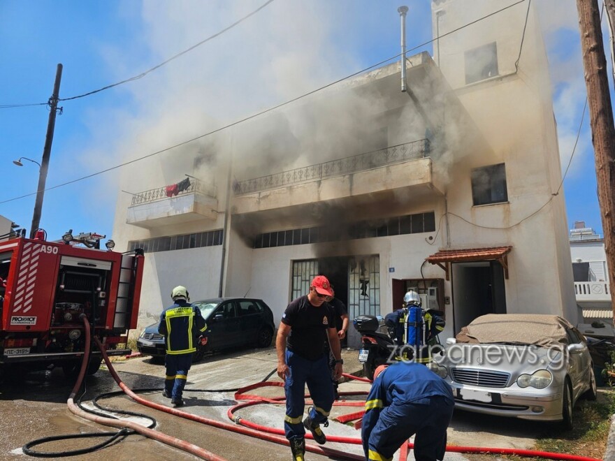 Αποθήκη τυλίχθηκε στις φλόγες στα Χανιά, δεν υπήρχε κάποιος μέσα στο κτίριο, δείτε βίντεο και φωτογραφίες