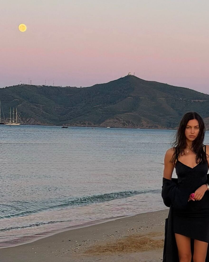 Οι σέξι λήψεις της Ιρίνα Σάικ στις διακοπές της: «Καλοκαίρι χωρίς να κάνουμε τίποτα»