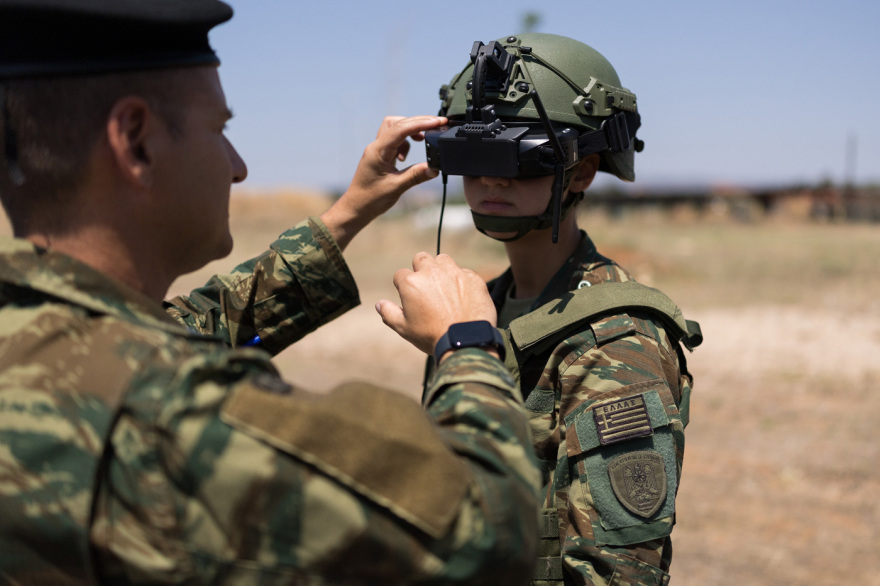 Οι νέοι «πιλότοι» του Ελληνικού Στρατού δεν είναι... ιπτάμενοι: Πώς εκπαιδεύονται οι χειριστές drones, δείτε βίντεο και φωτογραφίες