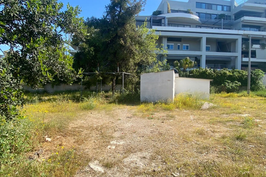Νέο επεισόδιο για το οικόπεδο των €4 εκατ. στη Γλυφάδα: Τι απαντά το Ελληνικό Δημόσιο στον «μπαρμπά Κώστα» και τη διαθήκη της γιαγιάς