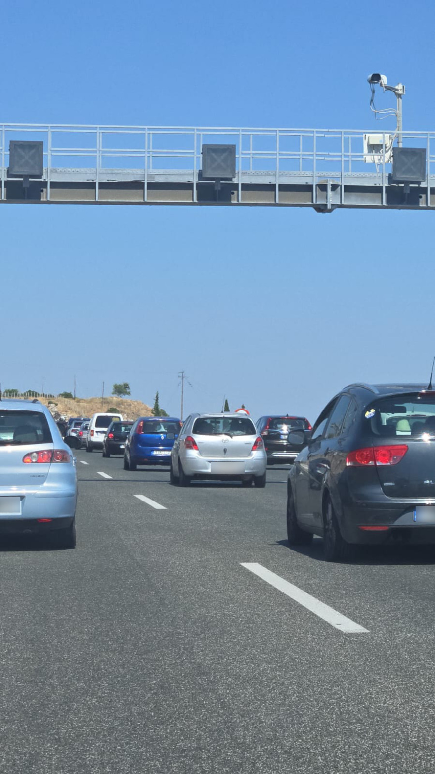 Κίνηση τώρα: Χαμηλές ταχύτητες στην Αθηνών - Κορίνθου, μποτιλιαρίσματα από τους Αγίους Θεοδώρους μέχρι τα Μέγαρα
