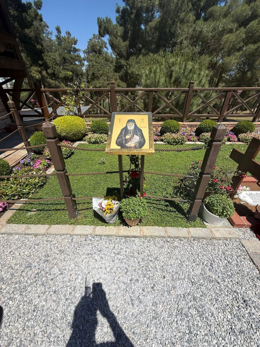 Ουρές πιστών στη Σουρωτή για τα 32 χρόνια μετά την κοίμηση του Αγίου Παΐσίου, δείτε βίντεο