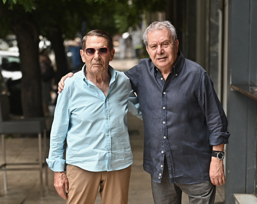 Ο Μανώλης Μητσιάς στον Δανίκα: «Το βιβλίο της ζωής μου από το Γεντί Κουλέ της δικτατορίας και τον Μίκη μέχρι σήμερα»