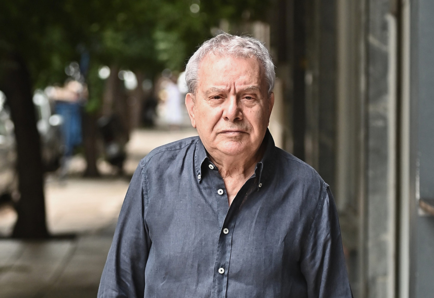 Ο Μανώλης Μητσιάς στον Δανίκα: «Το βιβλίο της ζωής μου από το Γεντί Κουλέ της δικτατορίας και τον Μίκη μέχρι σήμερα»