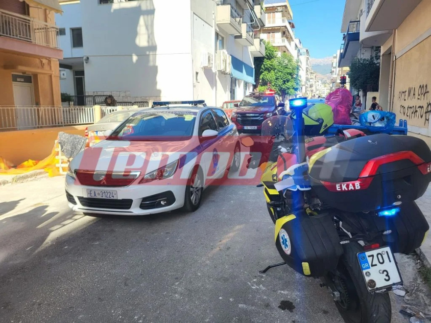 Μεγάλη επιχείρηση της Πυροσβεστικής στην Πάτρα για φωτιά σε διαμέρισμα
