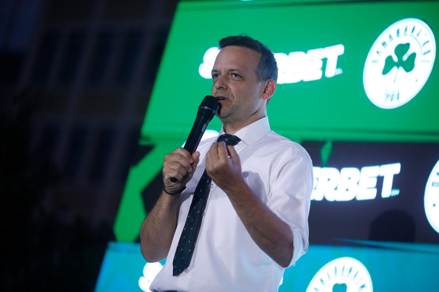 Παναθηναϊκός: Αυτές είναι οι νέες φανέλες του «τριφυλλιού», παρουσιάστηκαν σε εκδήλωση στο Δημαρχείο Αθηνών, βίντεο και φωτογραφίες