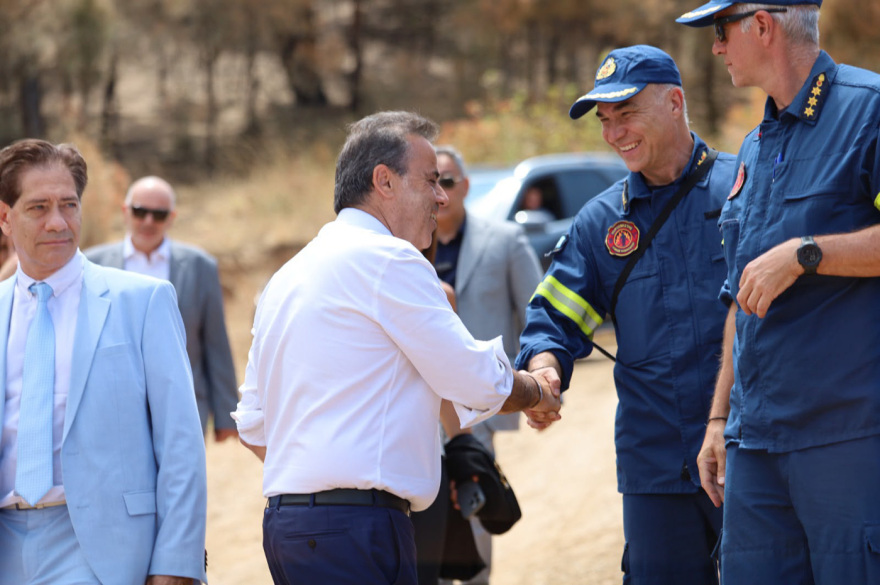 Παπασταύρου: Απαντάμε στις θεωρίες συνωμοσίας, δεν επιτρέπεται να υπάρξουν ανεμογεννήτριες στο Ωραιόκαστρο