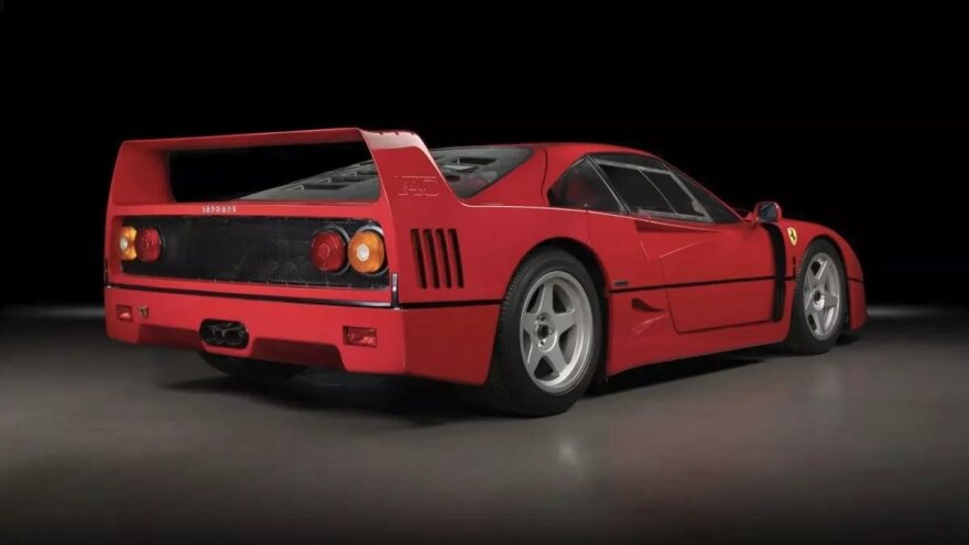 Μία ξεχωριστή Ferrari F40 βρήκε νέο κάτοχο