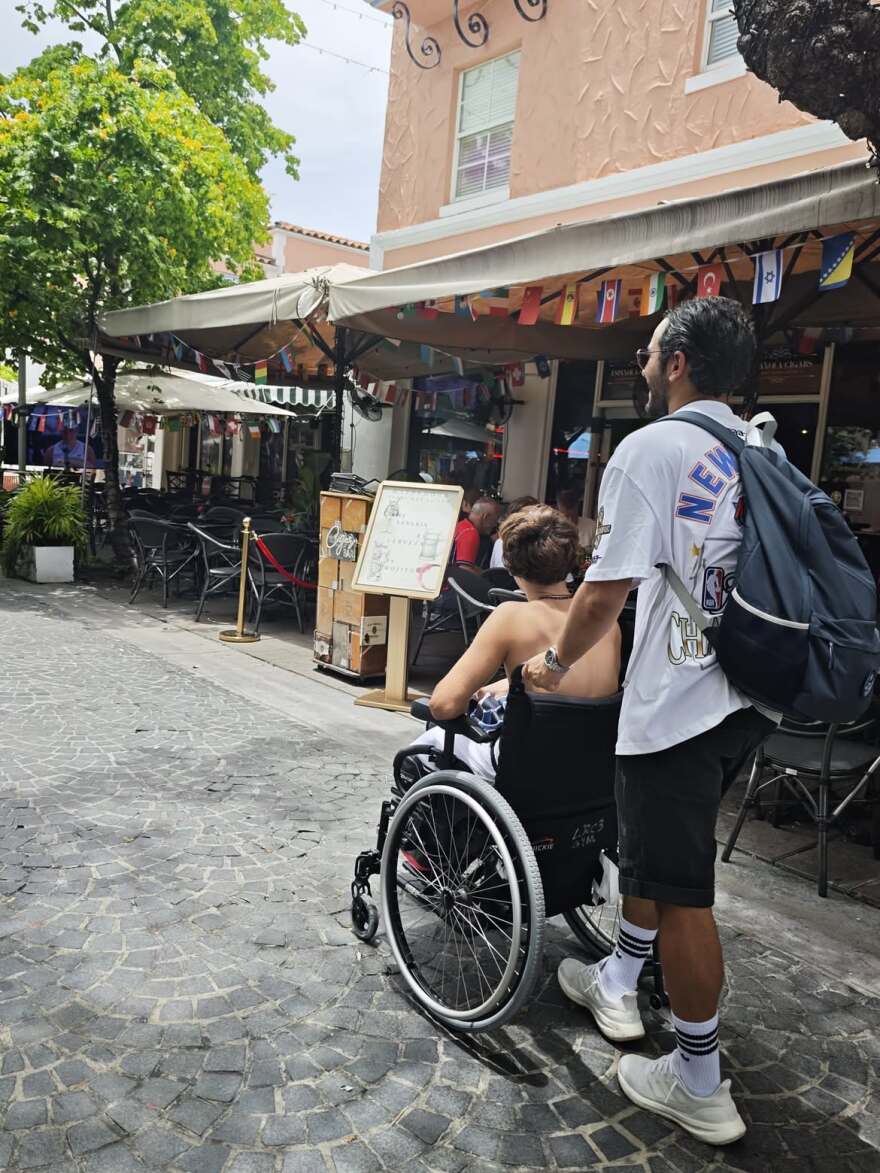 Ο Σταύρος Φλώρος ανέβασε βίντεο παίζοντας μποξ και μπάσκετ, η επίσκεψη που δέχτηκε στο Μαϊάμι από συμπαίκτη του στο Survivor
