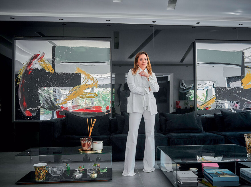 Caroline de Souza: Τέχνη με τα χρώματα και τη χαρά της ζωής 