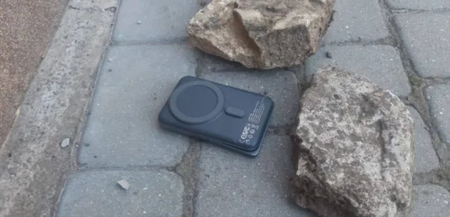 Παγιδευμένα χαρτομάντιλα και power banks στη Χερσώνα: Καταγγελίες για νέες φονικές τακτικές της Ρωσίας κατά αμάχων