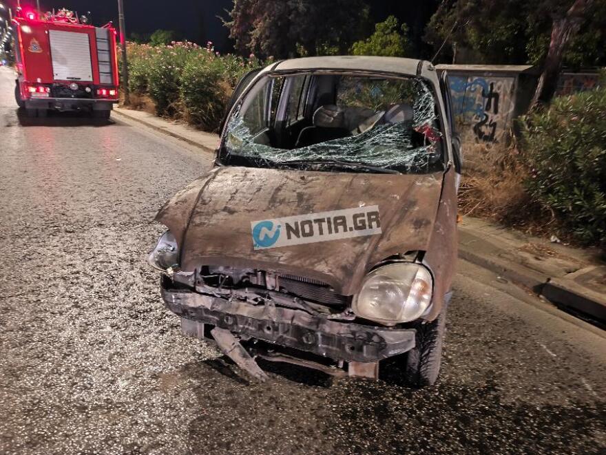 Σοβαρό τροχαίο στη Λεωφόρο Βουλιαγμένης, ανατράπηκε αυτοκίνητο και εγκλωβίστηκε ο οδηγός