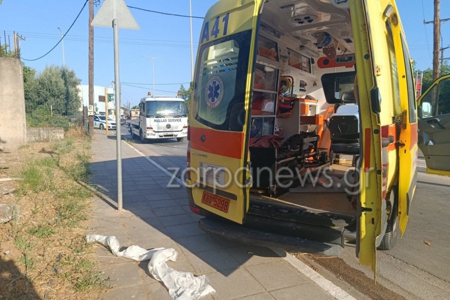 Ασθενοφόρο συγκρούστηκε με ΙΧ στα Χανιά: Από ανακοπή κατέληξε ο ασθενής, τραυματίες οι δύο διασώστες