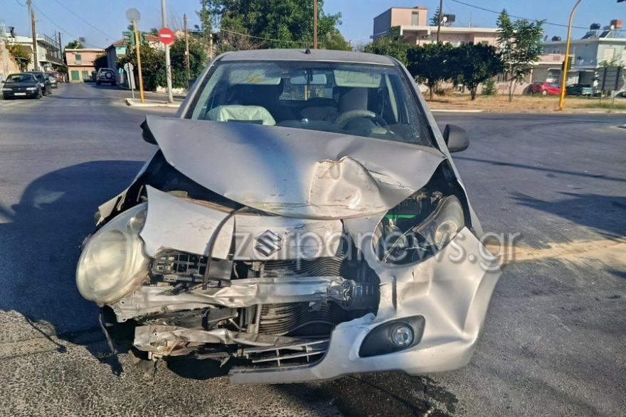 Ασθενοφόρο συγκρούστηκε με ΙΧ στα Χανιά: Από ανακοπή κατέληξε ο ασθενής, τραυματίες οι δύο διασώστες