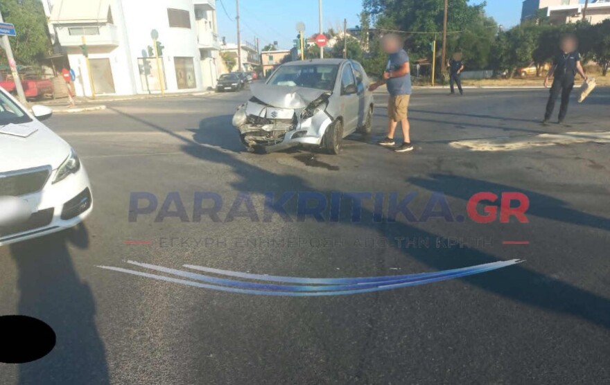 Ασθενοφόρο συγκρούστηκε με ΙΧ στα Χανιά: Από ανακοπή κατέληξε ο ασθενής, τραυματίες οι δύο διασώστες