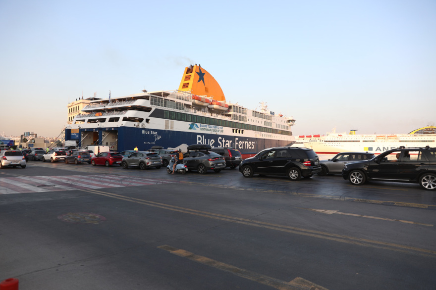 piraeus port, summer tourists traffic
