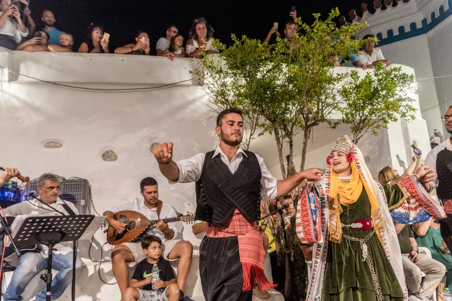 Τα καλοκαιρινά πανηγύρια... αλλιώς: Κλαρίνα, προβατίνα, γουρουνοπούλα και social media