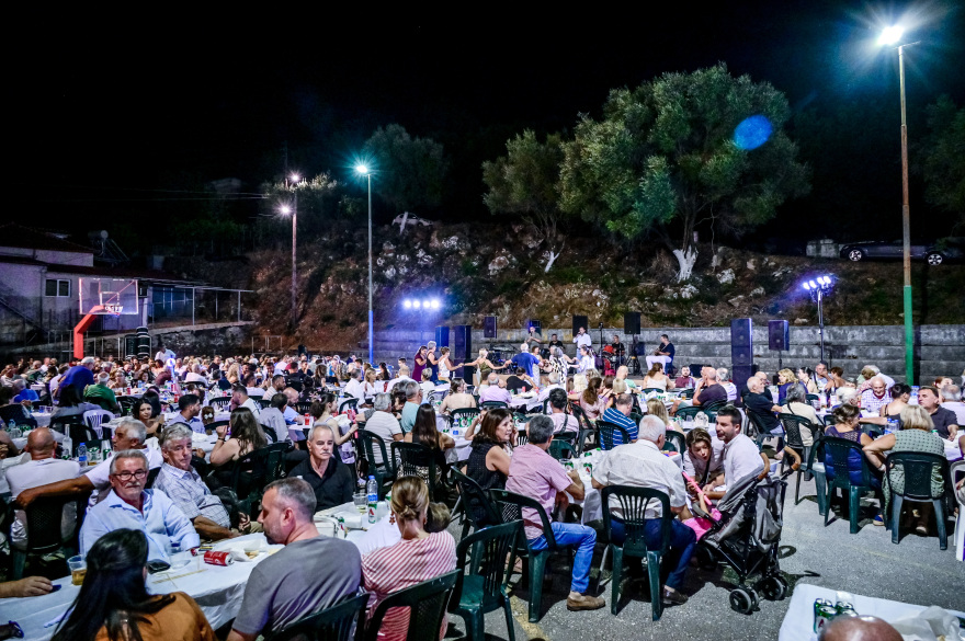 Τα καλοκαιρινά πανηγύρια... αλλιώς: Κλαρίνα, προβατίνα, γουρουνοπούλα και social media