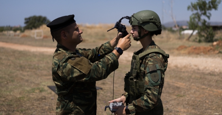 Επιχείρηση Ένοπλες Δυνάμεις: Το νέο δόγμα του υπουργείου Άμυνας για την προσέλκυση νέων στις στρατιωτικές σχολές