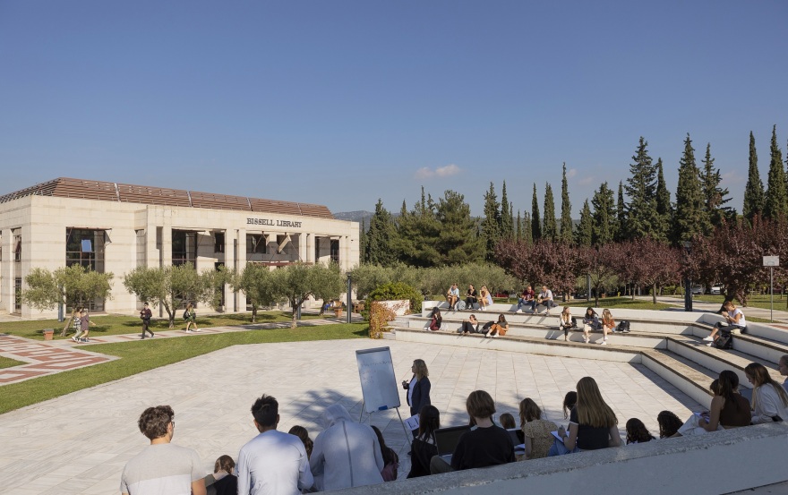 Μετά τις βάσεις, τι; Οι επιλογές που έχουν σήμερα οι υποψήφιοι στην Ελλάδα