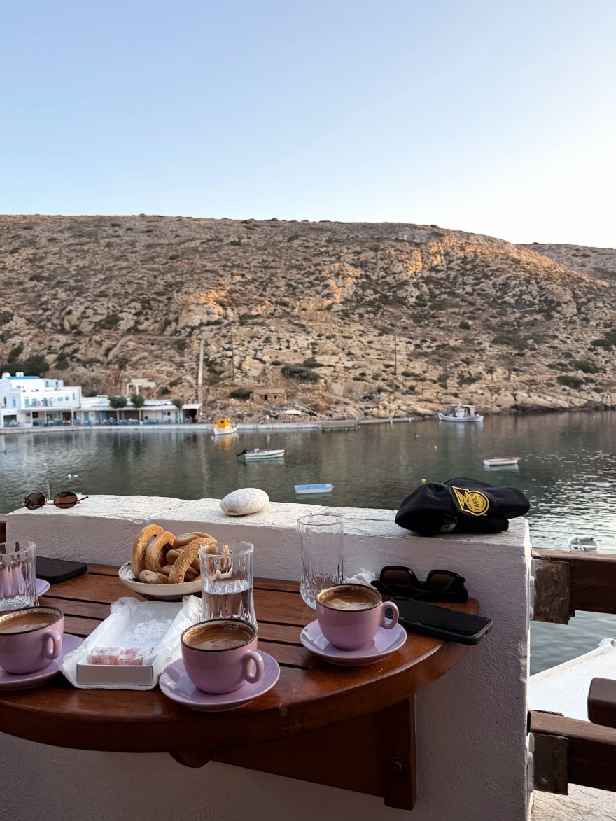 Η Ηλιάνα Παπαγεωργίου πέρασε στη Σίφνο τη γιορτή της: Κάθε χρόνο αυτή τη μέρα έρχεστε όλο και πιο κοντά μου