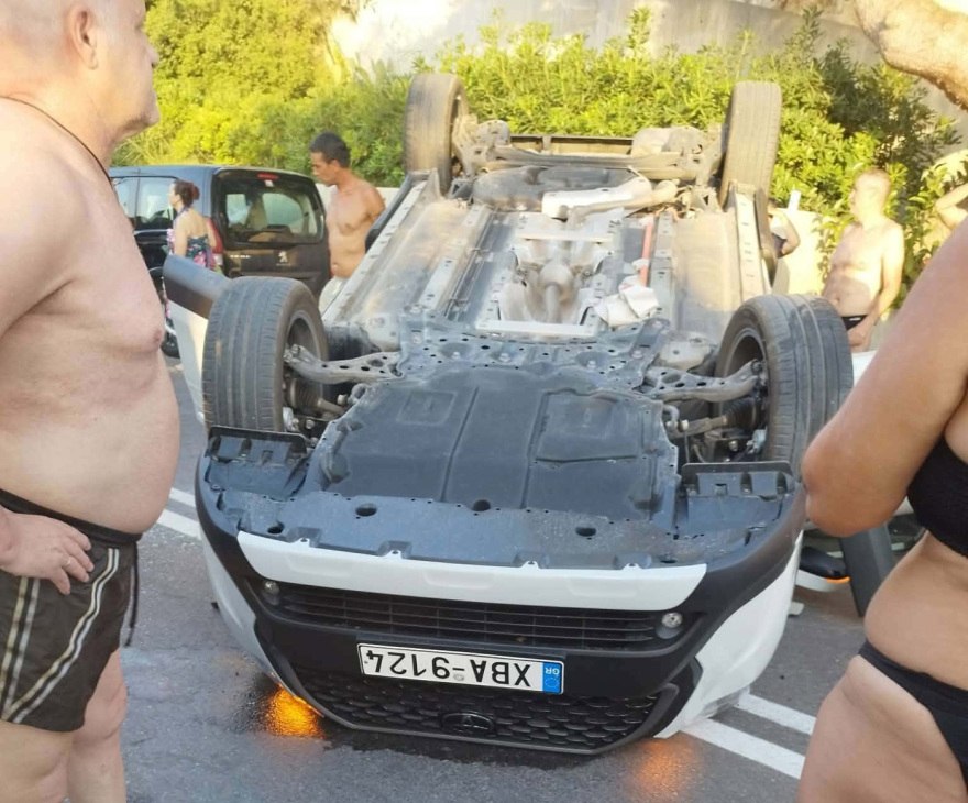 Μεθυσμένος οδηγός στα Χανιά τουμπάρισε το αυτοκίνητό του μπροστά στα μάτια ζευγαριού που αρραβωνιαζόταν
