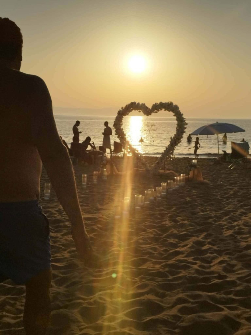 Μεθυσμένος οδηγός στα Χανιά τουμπάρισε το αυτοκίνητό του μπροστά στα μάτια ζευγαριού που αρραβωνιαζόταν