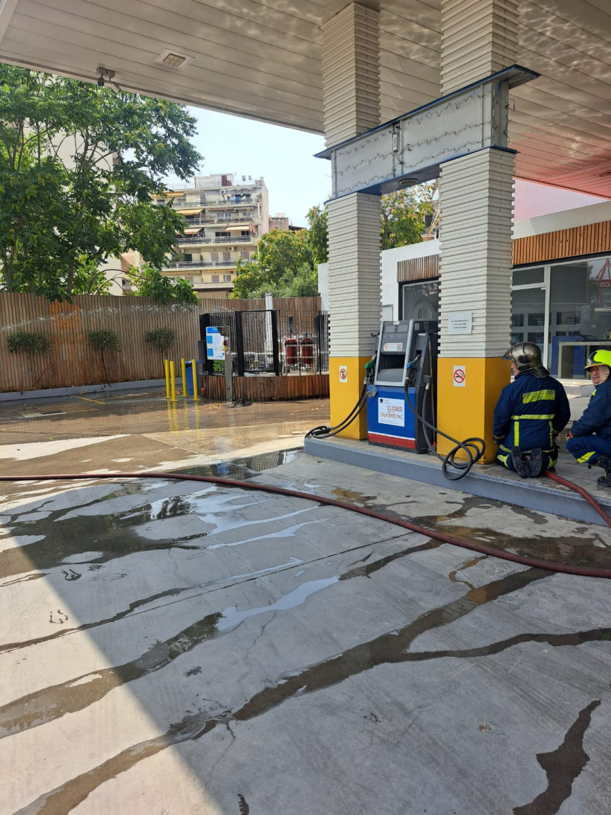 Οσμή αερίου από βενζινάδικο στο κέντρο του Πειραιά, στην οδό Ομηρίδου Σκυλίτση - Εκκενώνονται προληπτικά πολυκατοικίες