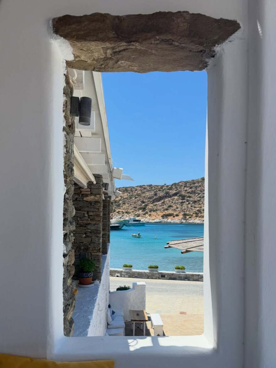 Οι φωτογραφίες της Δούκισσας Νομικού από τις οικογενειακές διακοπές στη Σχοινούσα: Τα πιο σπουδαία πράγματα στη ζωή δεν κοστίζουν τίποτα, έγραψε