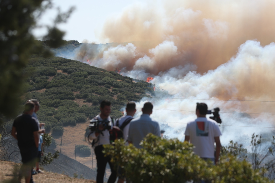 Φωτιά στο Δερβένι στη Θεσσαλονίκη, επιχειρούν 7 εναέρια μέσα, ήχησε 112