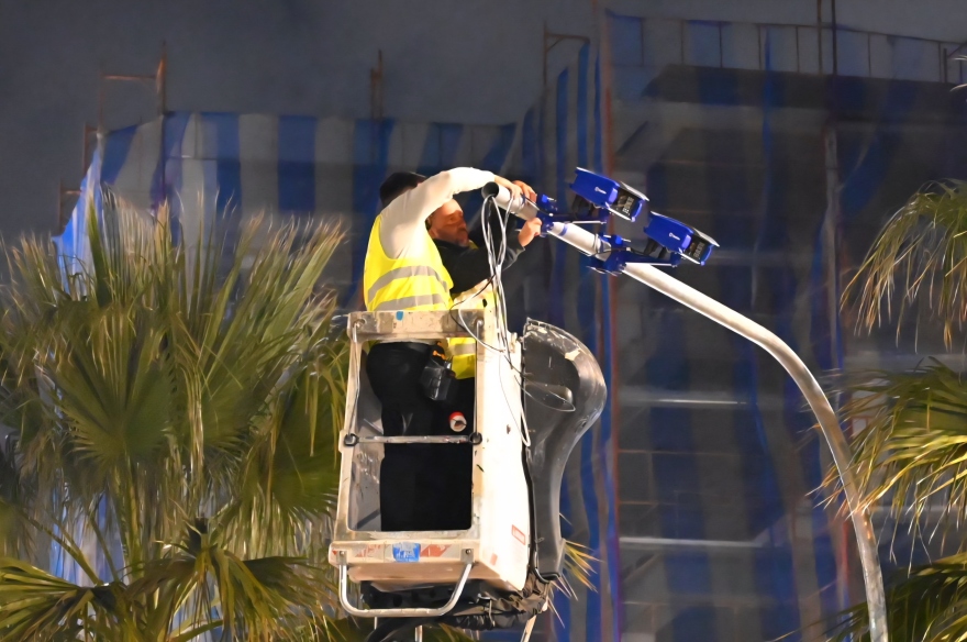 Εγκαταστάθηκαν 388 κάμερες σε φανάρια που θα «πιάνουν» όσους περνούν με κόκκινο, θα καταγράφουν όλο το 24ωρο