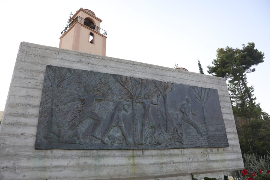 Σε εξέλιξη οι εκδηλώσεις μνήμης για τα οκτώ χρόνια από την τραγωδία στο Μάτι, δείτε βίντεο και φωτογραφίες