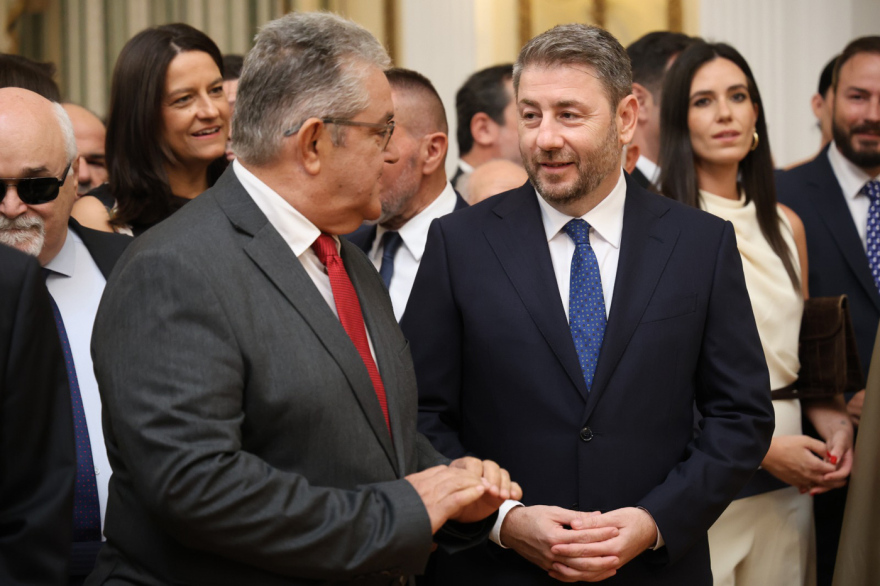 Τα παραλειπόμενα από το Προεδρικό: Οι διάλογοι των αρχηγών, οι «εκλογές τον Μάιο» και τα χαμόγελα Μητσοτάκη-Ανδρουλάκη, δείτε βίντεο και φωτογραφίες
